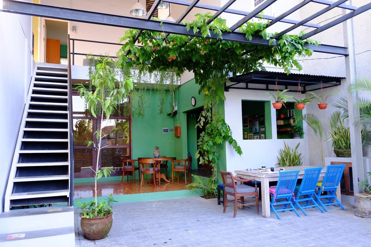 Matta Lodge Kuta Selatan エクステリア 写真